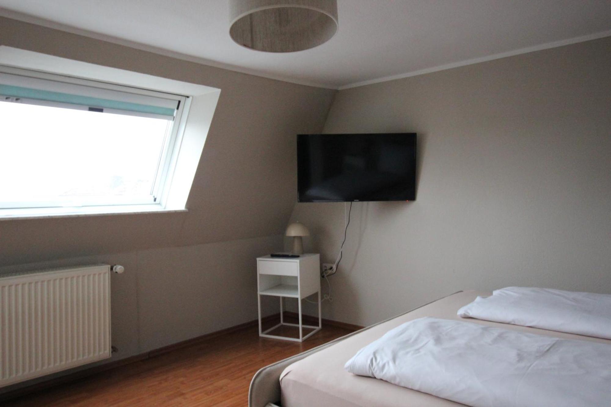 Homie Stay Schiestlstrasse - Moderne Dachgeschosswohnung Mit 2 Schlafzimmern فورتسبورغ المظهر الخارجي الصورة